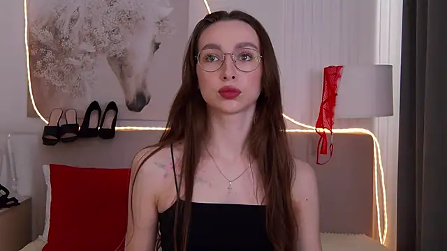 Snapshot of Emily_Simon chatting on March 28, 4:23 am Emily Simon online show from March 28, 4:23 am