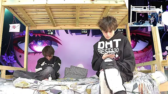 xiaohuangren01 online show from February 3, 1:37 am