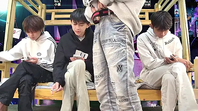 xiaohuangren01 online show from March 14, 11:59 am