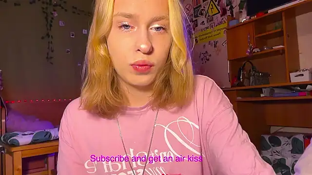 Snapshot of miss_barbie111 chatting on February 3, 6:11 am miss barbie111 online show from February 3, 6:11 am