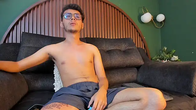 Alhan Twink online show from March 20, 5:01 am