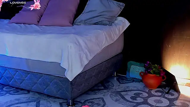 Noaah25  online show from April 5, 3:36 am