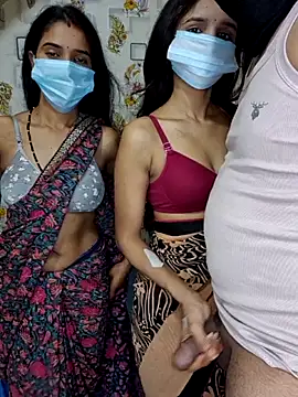 Snapshot of Forest_Queen chatting on April 1, 5:52 am Forest Queen online show from April 1, 5:52 am