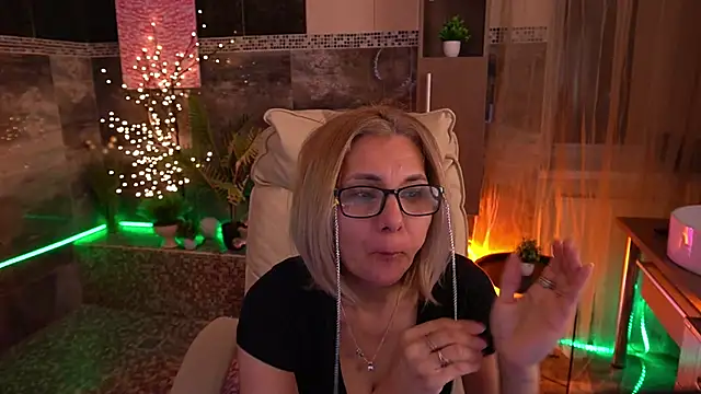 Snapshot of MiaRossy chatting on February 26, 12:04 pm MiaRossy online show from February 26, 12:04 pm