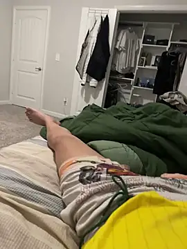 Snapshot of Tom32828 chatting on February 19, 7:59 am Tom32828 online show from February 19, 7:59 am