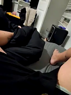 Snapshot of Tom32828 chatting on March 4, 6:30 am Tom32828 online show from March 4, 6:30 am