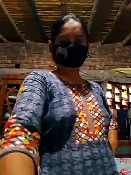 Snapshot of Hot_Sweeti chatting on March 10, 6:18 am Hot Sweeti online show from March 10, 6:18 am
