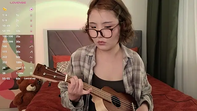 nullgirl online show from April 4, 5:21 pm