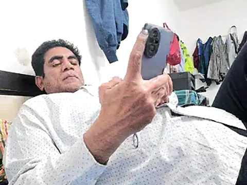 Snapshot of Aafreen999 chatting on February 8, 8:07 am Aafreen999 online show from February 8, 8:07 am