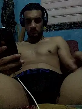 Snapshot of Wicy23 chatting on May 27, 2:08 am Wicy23 online show from May 27, 2:08 am