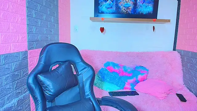 hotcakes uwu online show from April 16, 2:56 am