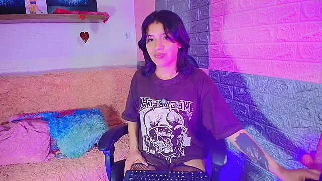 Snapshot of hotcakes_uwu chatting on May 30, 3:14 am hotcakes uwu online show from May 30, 3:14 am