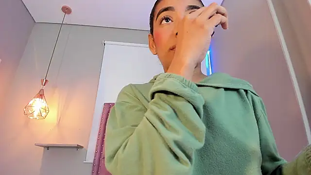 Scarlet Vixen  online show from March 13, 12:45 pm