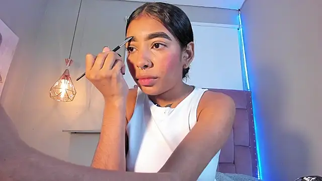 Scarlet Vixen  online show from March 30, 12:50 pm