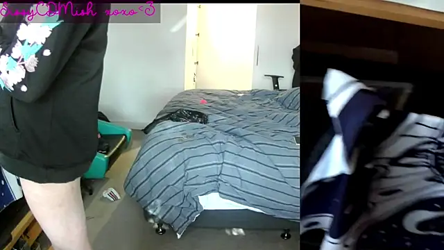 Snapshot of SissyCDMish chatting on July 18, 1:10 am SissyCDMish online show from July 18, 1:10 am