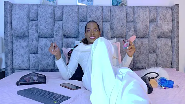 Snapshot of samirths_boy_ chatting on February 1, 7:12 pm samirths boy online show from February 1, 7:12 pm