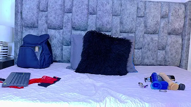 Snapshot of samirths_boy_ chatting on February 4, 7:09 pm samirths boy online show from February 4, 7:09 pm