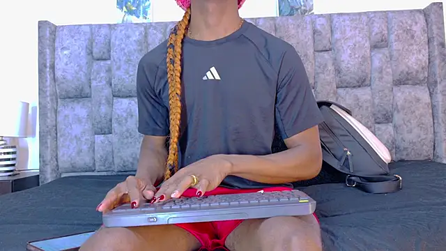 Snapshot of samirths_boy_ chatting on February 16, 4:25 pm samirths boy online show from February 16, 4:25 pm