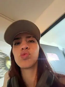 Snapshot of elodie_rouge chatting on July 6, 12:13 pm elodie rouge online show from July 6, 12:13 pm