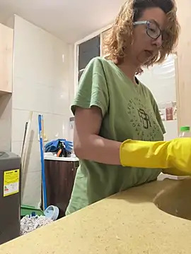 RavenEllieUniverse online show from February 12, 9:54 pm