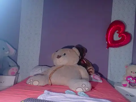 Snapshot of PaulinaWilliams chatting on February 18, 6:26 pm PaulinaWilliams online show from February 18, 6:26 pm