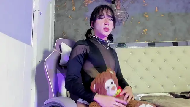 Swee tMoon online show from January 15, 7:50 pm