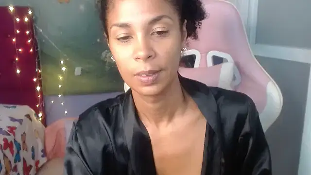 Snapshot of rosa_skinny chatting on June 27, 2:01 pm rosa skinny online show from June 27, 2:01 pm