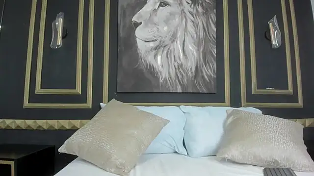 Snapshot of ivette_swan chatting on February 10, 12:42 pm ivette swan online show from February 10, 12:42 pm