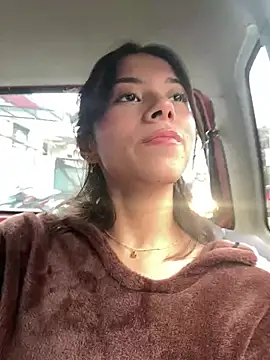 mialinsay online show from February 11, 4:34 pm