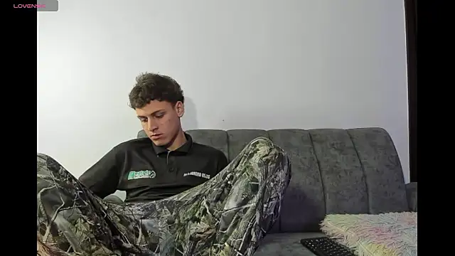 Snapshot of Two_sexboys chatting on February 4, 6:41 am Two sexboys online show from February 4, 6:41 am