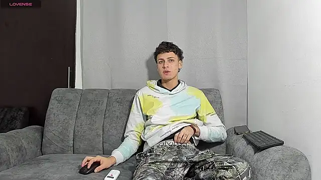 Snapshot of Two_sexboys chatting on February 25, 11:20 am Two sexboys online show from February 25, 11:20 am