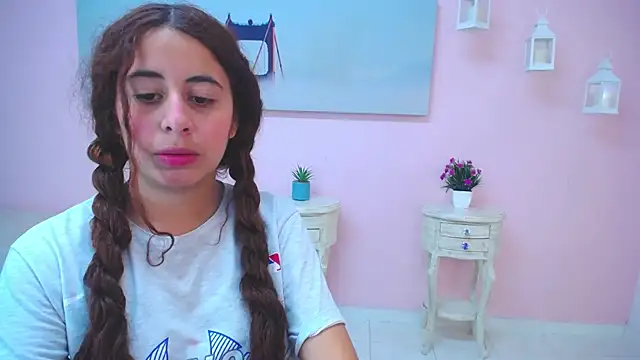 scarlett clyde online show from April 1, 1:41 pm