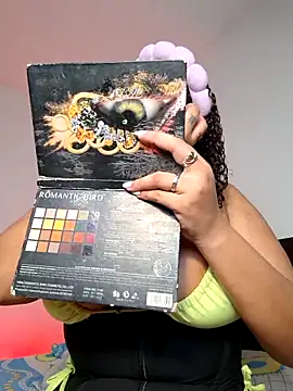 Snapshot of curly_girl_31 chatting on February 2, 6:28 pm curly girl 31 online show from February 2, 6:28 pm