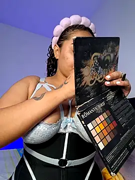 Snapshot of curly_girl_31 chatting on February 5, 7:07 pm curly girl 31 online show from February 5, 7:07 pm