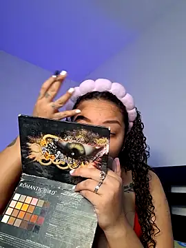 Snapshot of curly_girl_31 chatting on February 7, 7:06 pm curly girl 31 online show from February 7, 7:06 pm