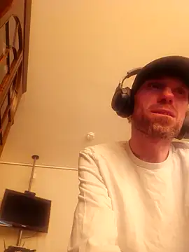 Snapshot of BlnAktivGay chatting on April 3, 2:48 pm BlnAktivGay online show from April 3, 2:48 pm