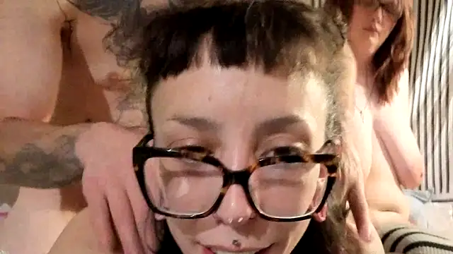 xxEMMxxx online show from May 3, 11:27 am