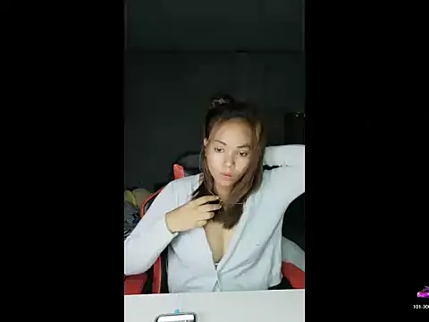 Pearlveil online show from March 9, 3:32 am