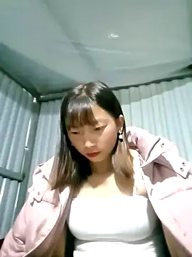 Snapshot of Luulybi chatting on January 15, 6:51 am Luulybi online show from January 15, 6:51 am