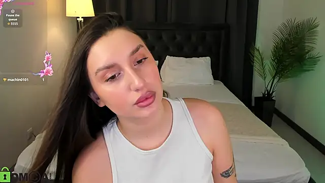 Snapshot of Celine_Coello chatting on February 6, 4:17 am Celine Coello online show from February 6, 4:17 am