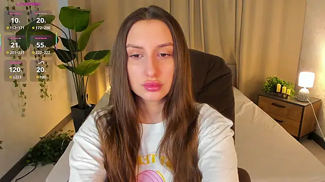 Snapshot of Celine_Coello chatting on April 1, 4:02 am Celine Coello online show from April 1, 4:02 am