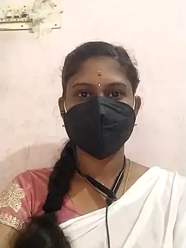 Snapshot of Tamil_Nathiya1 chatting on June 8, 5:52 am Tamil Nathiya1 online show from June 8, 5:52 am