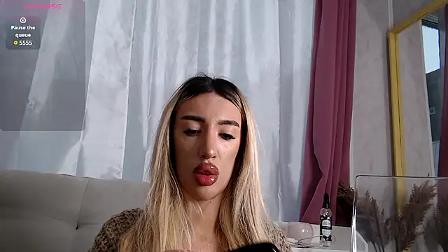 LunaVibes  online show from January 19, 6:28 am