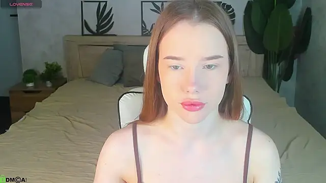 Nicole Vasquez online show from April 7, 1:06 am