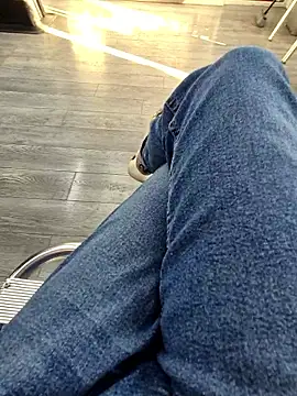 vali23 online show from January 17, 9:25 am