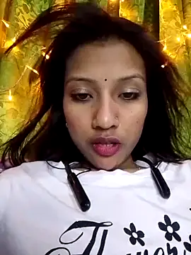 Maliha Chowdhury online show from April 2, 11:24 pm