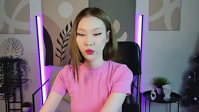 Snapshot of SarahRice chatting on February 27, 4:18 pm SarahRice online show from February 27, 4:18 pm