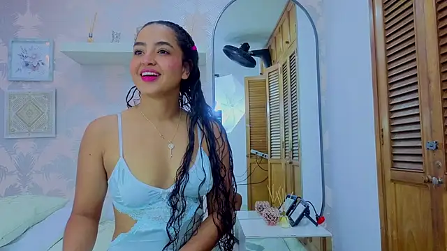 Emma Thompssonn online show from March 14, 11:48 am