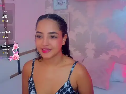 Emma Thompssonn online show from May 29, 12:14 pm