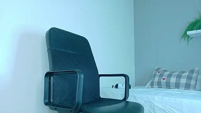 AndrewKenoxx  online show from February 20, 7:36 pm